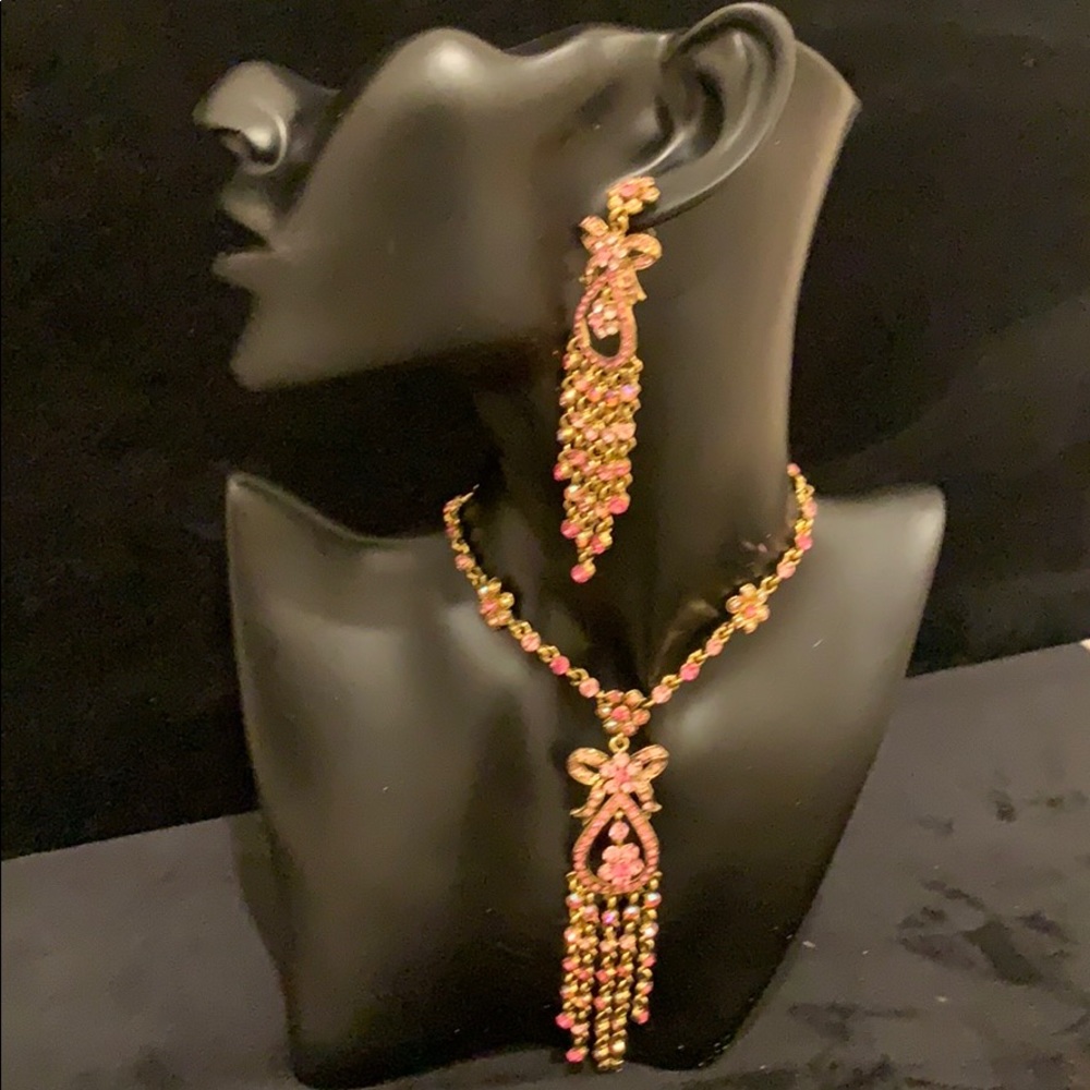 Women’s Necklace custom jewelry,made with crystal